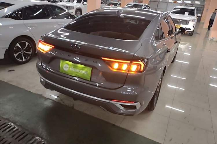 Used Ford Mondeo 2025 2.0T EcoBoost Luxury Version Rear Right 45 Deg