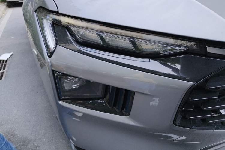 Used Ford Mondeo 2025 2.0T EcoBoost Luxury Version Right Front Headlight