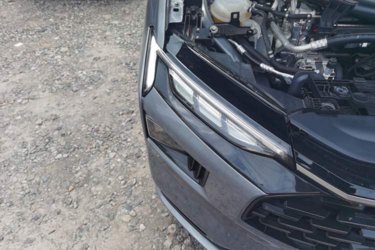 Used Ford Mondeo 2025 2.0T EcoBoost Luxury Version Right Front Headlight