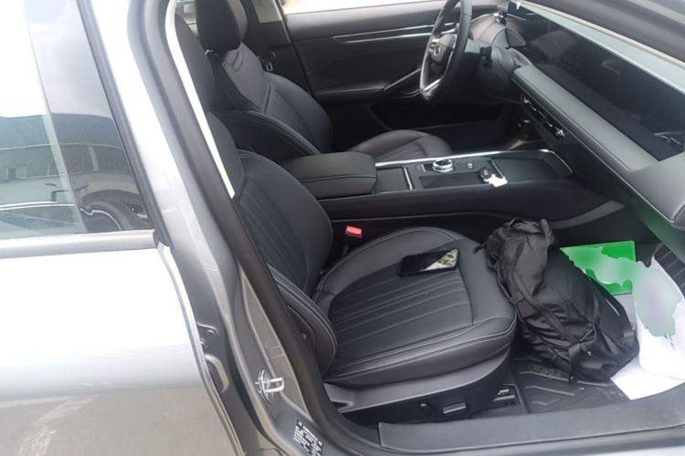 Used Ford Mondeo 2025 2.0T EcoBoost Luxury Version Right Front Seat