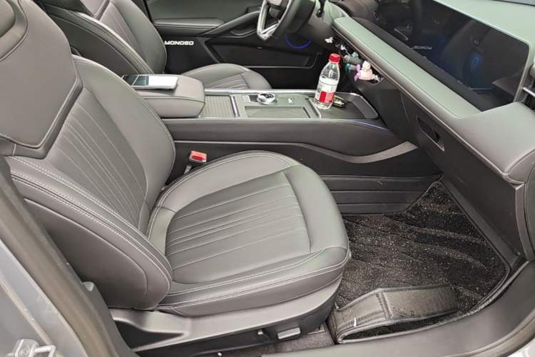 Used Ford Mondeo 2025 1.5T EcoBoost Luxury Version Right Front Seat