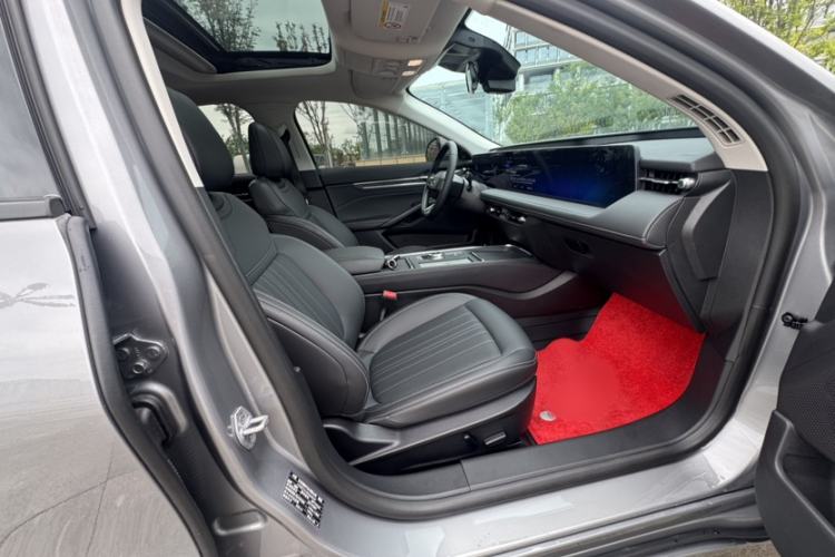 Used Ford Mondeo 2025 1.5T EcoBoost Luxury Version Right Front Seat