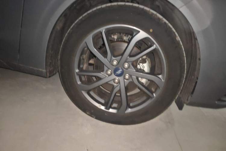 Used Ford Mondeo 2025 1.5T EcoBoost Luxury Version Right Front Wheel Hub