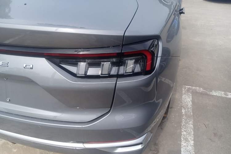 Used Ford Mondeo 2025 2.0T EcoBoost Luxury Version Right Rear Taillight