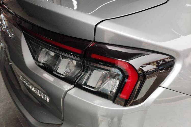 Used Ford Mondeo 2025 1.5T EcoBoost Comfort Version Right Rear Taillight