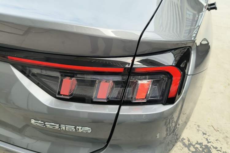 Used Ford Mondeo 2025 1.5T EcoBoost Luxury Version Right Rear Taillight
