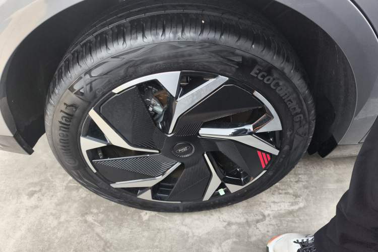 Used Ford Mondeo 2025 2.0T EcoBoost E Hybrid Sport Edition ST-Line Right Rear Wheel Hub