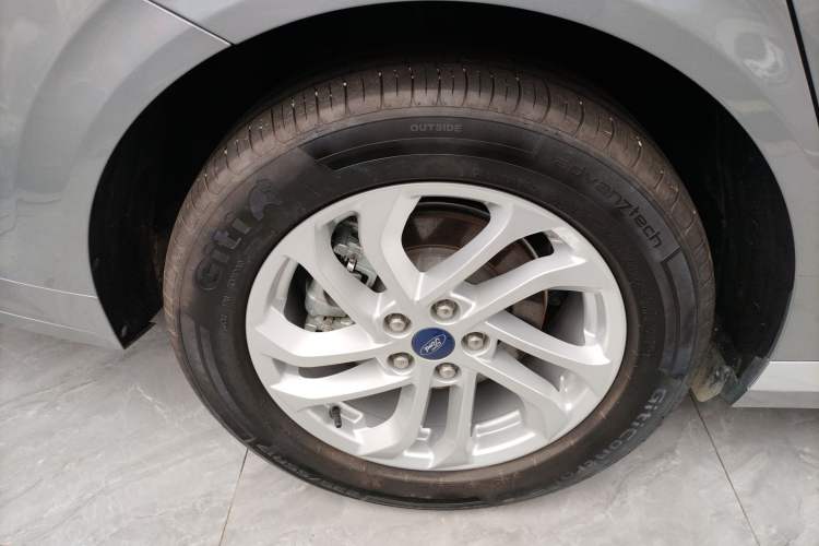 Used Ford Mondeo 2025 1.5T EcoBoost Comfort Version Right Rear Wheel Hub