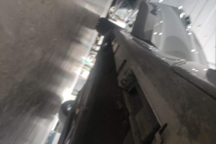 Used Ford Mondeo 2025 2.0T EcoBoost Luxury Version Right Side Sill