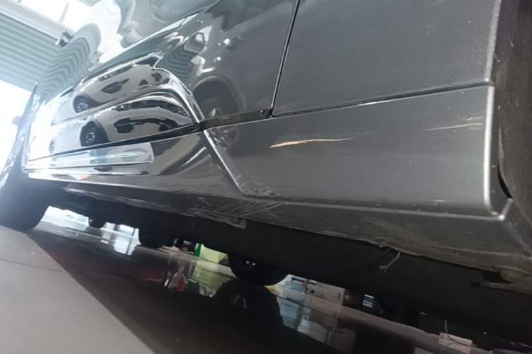 Used Ford Mondeo 2025 2.0T EcoBoost Ultimate Edition Right Side Sill
