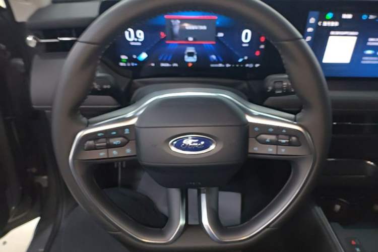 Used Ford Mondeo 2025 2.0T EcoBoost Luxury Version Steering Wheel