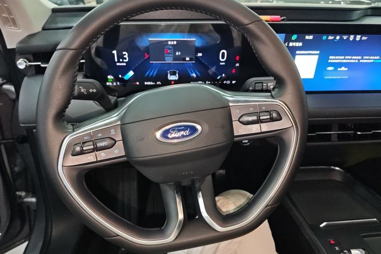Used Ford Mondeo 2025 2.0T EcoBoost Luxury Version Steering Wheel