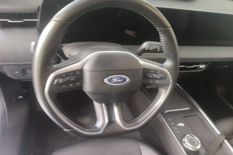 Used Ford Mondeo 2025 2.0T EcoBoost Luxury Version Steering Wheel