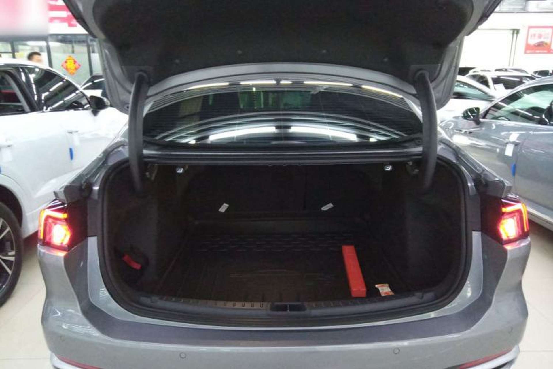 Used Ford Mondeo 2025 2.0T EcoBoost Luxury Version Trunk