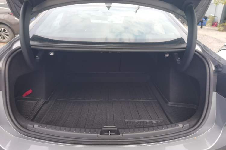 Used Ford Mondeo 2025 2.0T EcoBoost Luxury Version Trunk