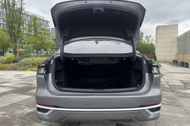 Used Ford Mondeo 2025 1.5T EcoBoost Luxury Version Trunk