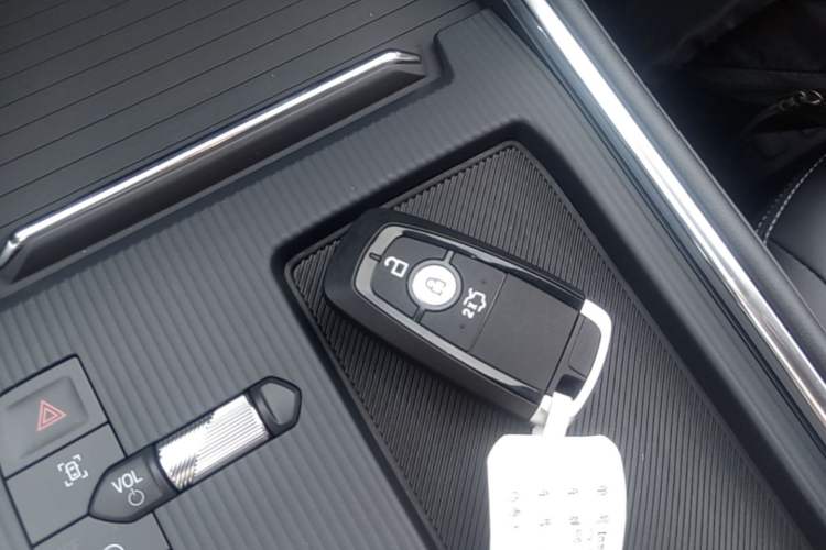 Used Ford Mondeo 2025 2.0T EcoBoost Luxury Version Vehicle Key