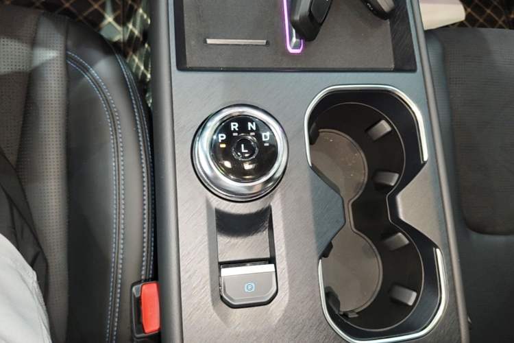 Used Ford Mondeo 2025 2.0T EcoBoost Ultimate Edition Gear Lever