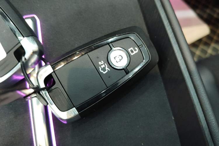 Used Ford Mondeo 2025 2.0T EcoBoost Ultimate Edition Vehicle Key