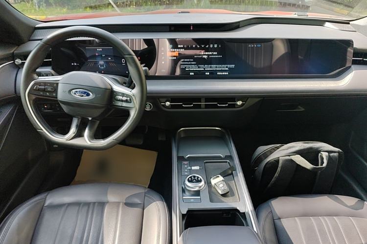 Used Ford Mondeo 2025 2.0T EcoBoost Ultimate Edition Center Console