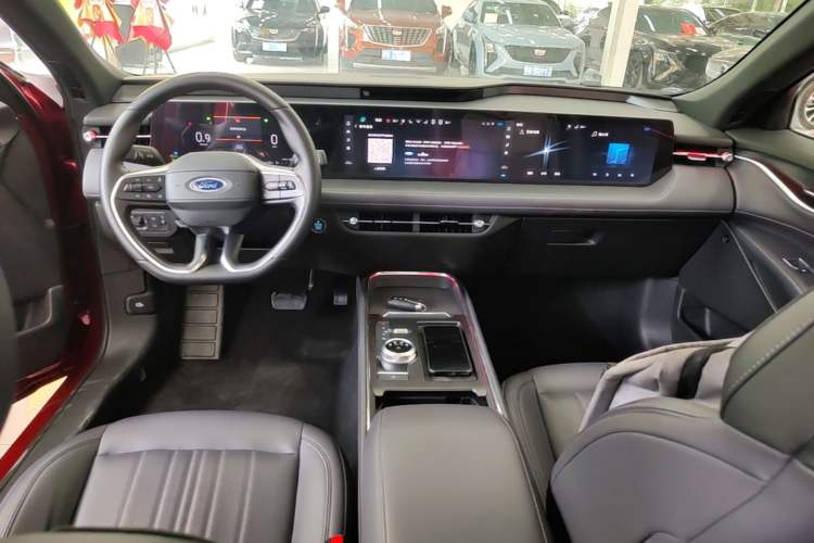 Used Ford Mondeo 2025 2.0T EcoBoost Ultimate Edition Center Console