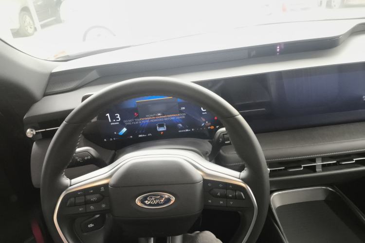 Used Ford Mondeo 2025 2.0T EcoBoost Ultimate Edition Center Console