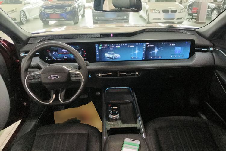 Used Ford Mondeo 2025 2.0T EcoBoost Ultimate Edition Center Console