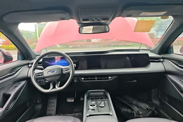 Used Ford Mondeo 2025 2.0T EcoBoost Ultimate Edition Center Console