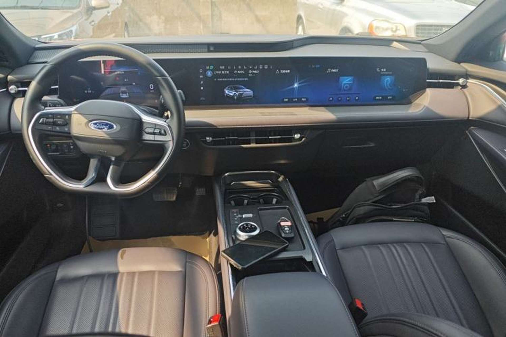 Used Ford Mondeo 2025 2.0T EcoBoost Ultimate Edition Center Console