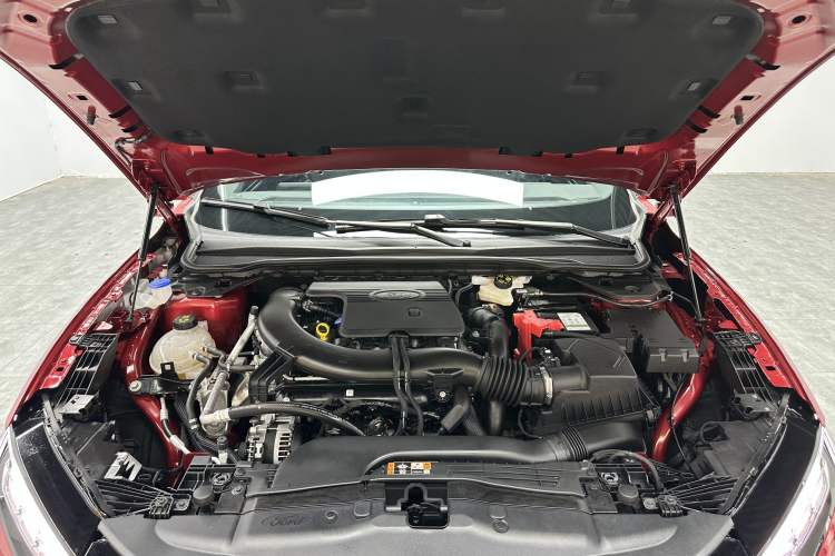 Used Ford Mondeo 2025 2.0T EcoBoost Ultimate Edition Engine Bay