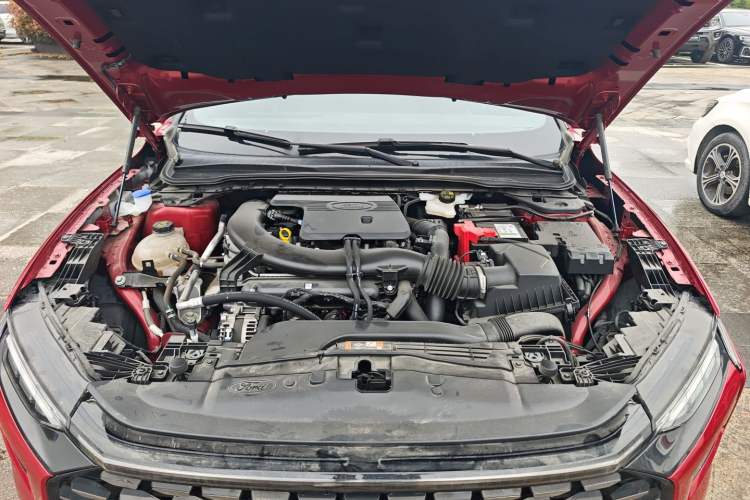 Used Ford Mondeo 2025 2.0T EcoBoost Ultimate Edition Engine Bay