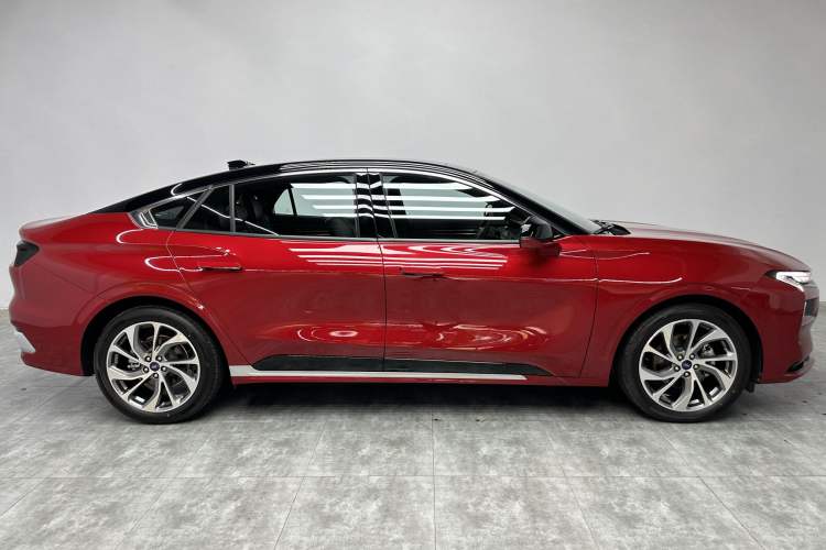 Used Ford Mondeo 2025 2.0T EcoBoost Ultimate Edition Exterior 6