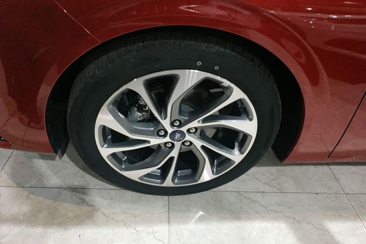Used Ford Mondeo 2025 2.0T EcoBoost Ultimate Edition Exterior 7