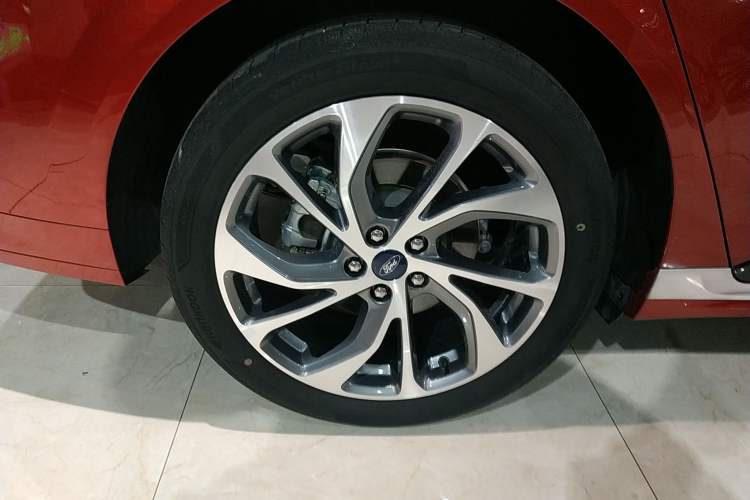 Used Ford Mondeo 2025 2.0T EcoBoost Ultimate Edition Exterior 8