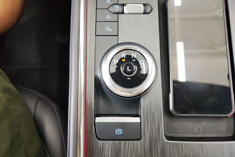 Used Ford Mondeo 2025 2.0T EcoBoost Ultimate Edition Gear Lever