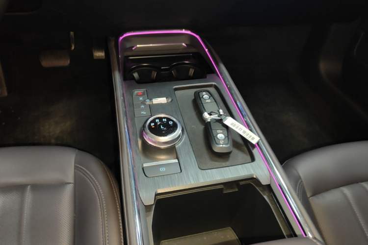 Used Ford Mondeo 2025 2.0T EcoBoost Ultimate Edition Gear Lever