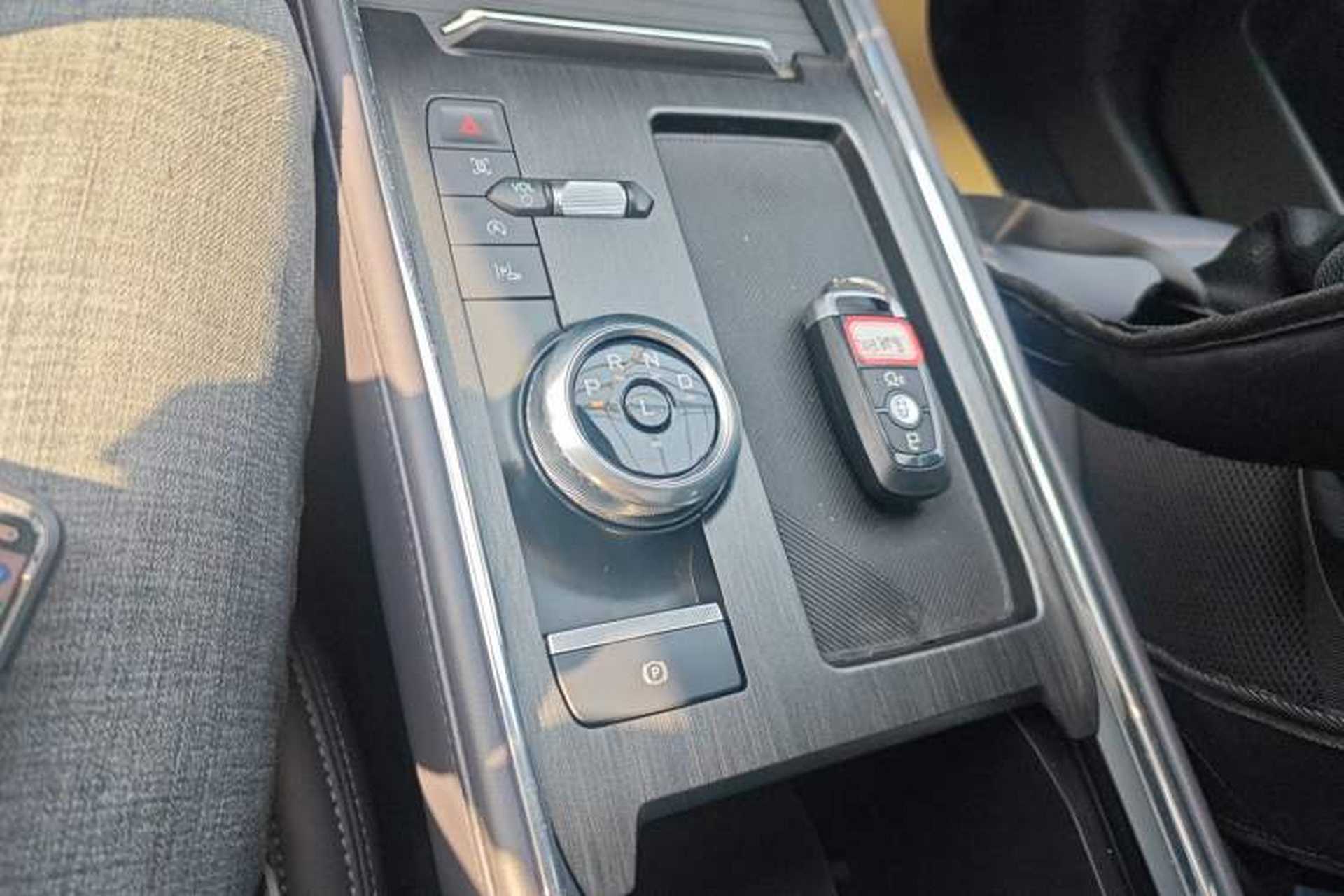 Used Ford Mondeo 2025 2.0T EcoBoost Ultimate Edition Gear Lever