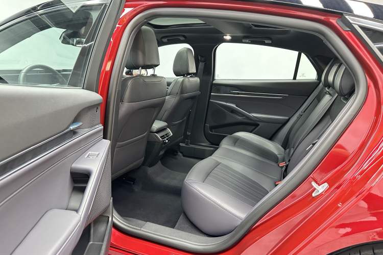 Used Ford Mondeo 2025 2.0T EcoBoost Ultimate Edition Interior 2