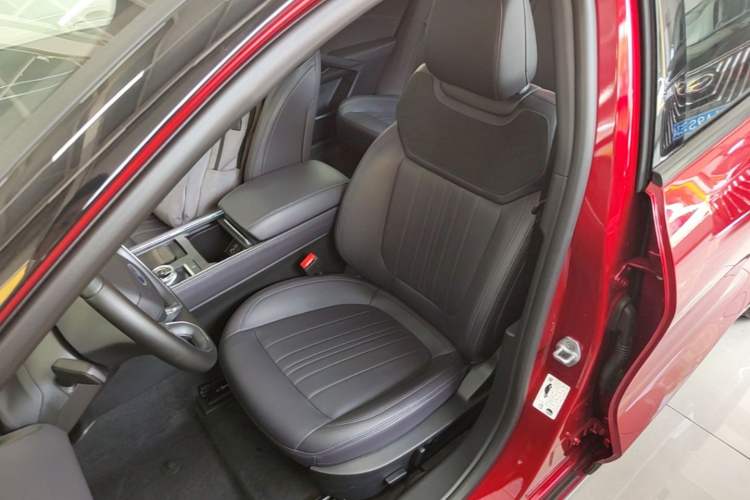 Used Ford Mondeo 2025 2.0T EcoBoost Ultimate Edition Left Front Seat