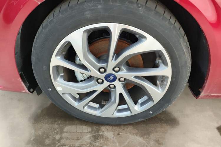 Used Ford Mondeo 2025 2.0T EcoBoost Ultimate Edition Left Front Wheel Hub