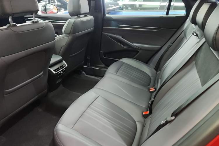 Used Ford Mondeo 2025 2.0T EcoBoost Ultimate Edition Left Rear Seat