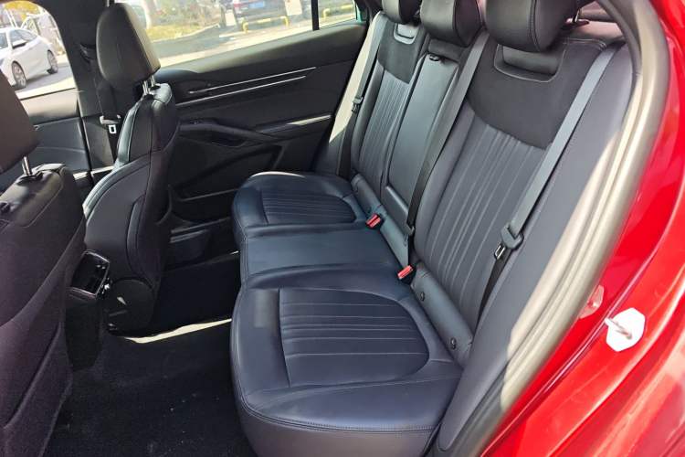 Used Ford Mondeo 2025 2.0T EcoBoost Ultimate Edition Left Rear Seat