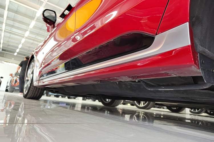 Used Ford Mondeo 2025 2.0T EcoBoost Ultimate Edition Left Side Sill