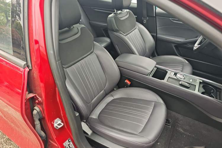 Used Ford Mondeo 2025 2.0T EcoBoost Ultimate Edition Right Front Seat