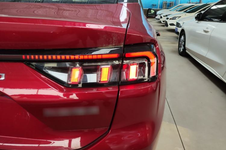 Used Ford Mondeo 2025 2.0T EcoBoost Ultimate Edition Right Rear Taillight
