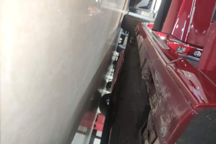 Used Ford Mondeo 2025 2.0T EcoBoost Ultimate Edition Right Side Sill
