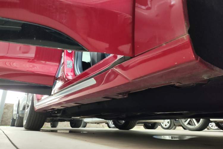 Used Ford Mondeo 2025 2.0T EcoBoost Ultimate Edition Right Side Sill