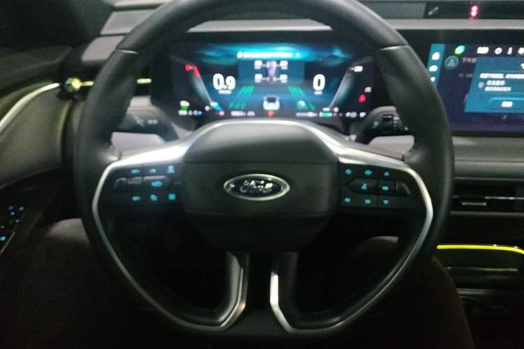 Used Ford Mondeo 2025 2.0T EcoBoost Ultimate Edition Steering Wheel