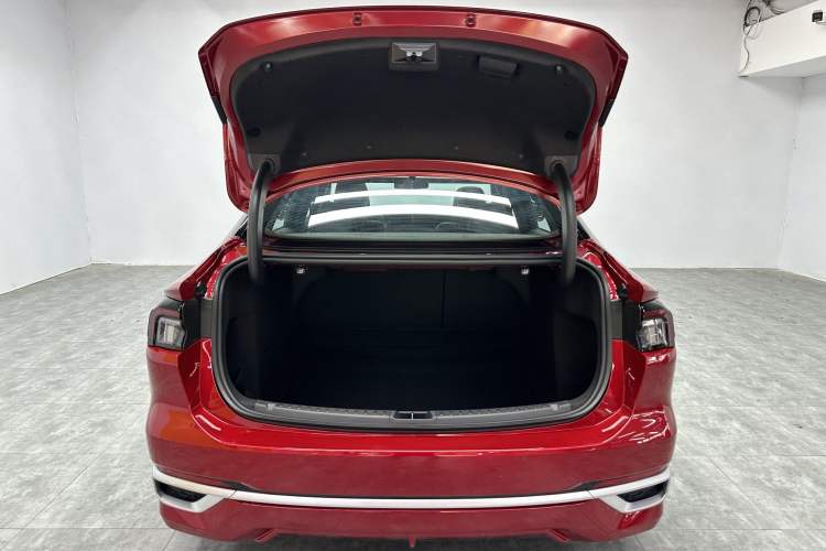 Used Ford Mondeo 2025 2.0T EcoBoost Ultimate Edition Trunk