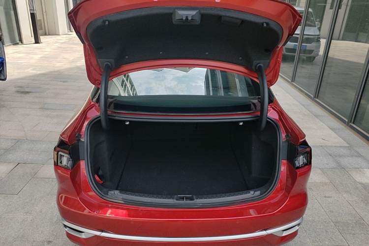 Used Ford Mondeo 2025 2.0T EcoBoost Ultimate Edition Trunk